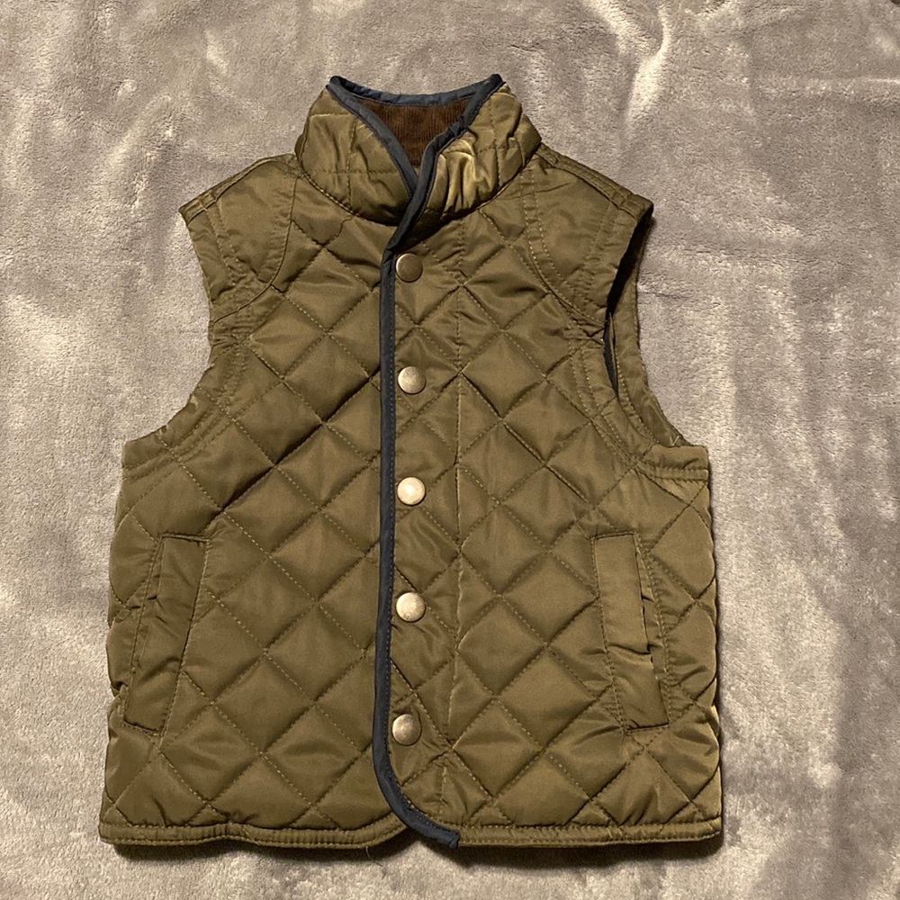 Class/club military green toddle vest